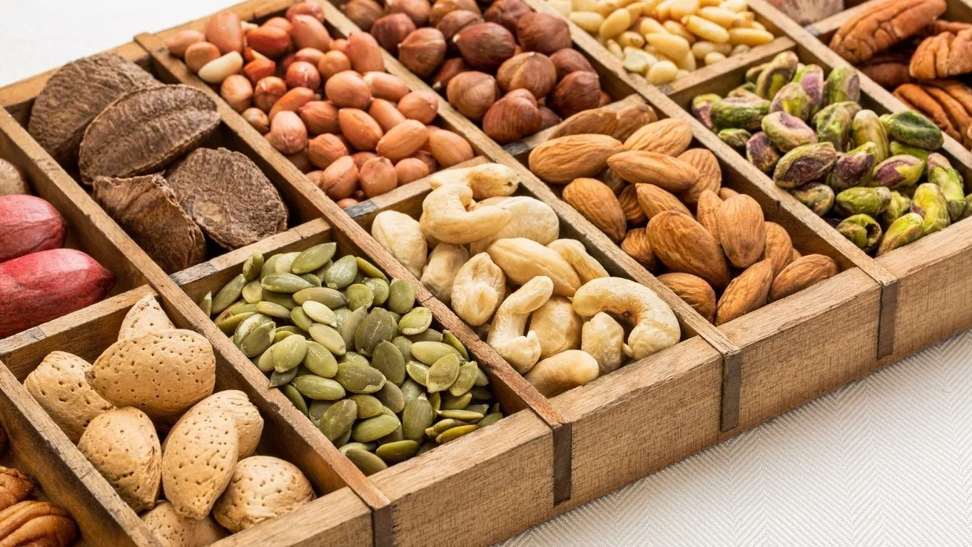 7 Makanan Pendamping yang Cocok untuk Minum Kopi 7 aneka kacang-kacangan untuk teman ngopi