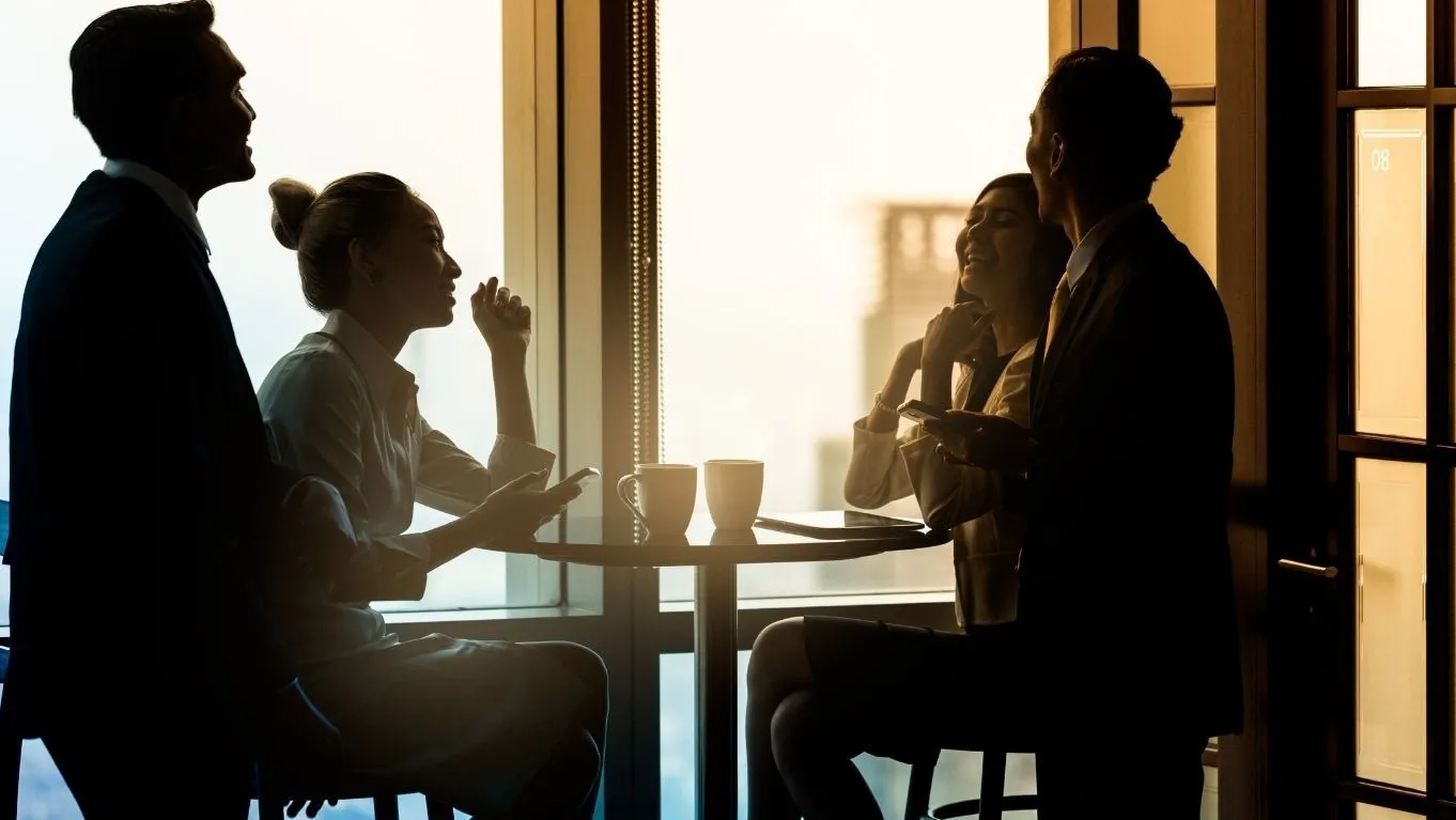 7 Cara Agar Semangat Kerja Kamu Balik Lagi 4 curhat masalah ke teman