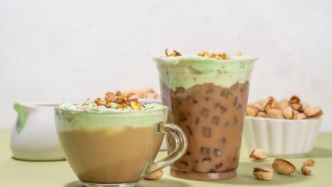 10 Varian Minuman Kopi ala Coffee Shop yang Sedang Populer, Mana Favoritmu? 8 pandan latte